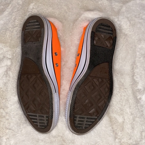 Converse - Picture 2 of 4